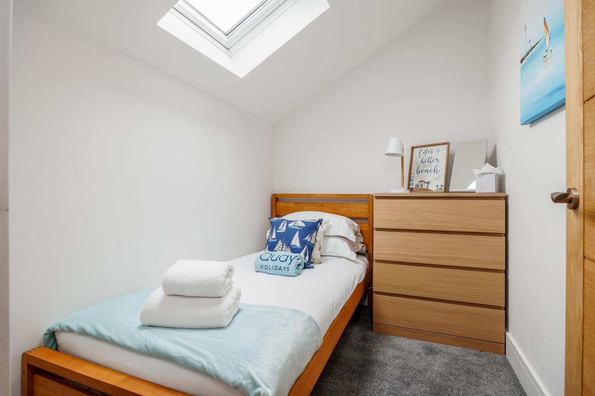 Charlotte Cottage Пул Екстериор снимка